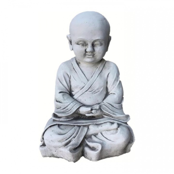Menino buda sentado
